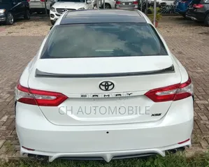 Toyota Camry XSE FWD (2.5L 4cyl 8AM) 2018 Off white