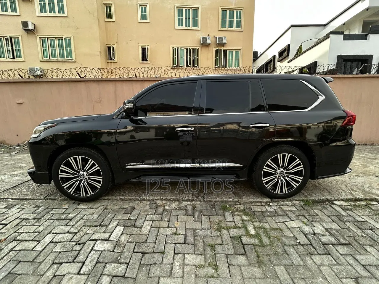 Lexus LX 2018 Black
