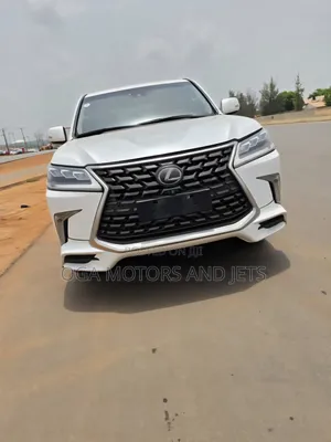 Lexus LX 2018 White