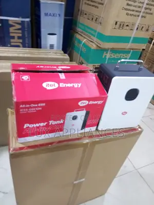 Itel Power Tank Solar Generator With MPPT Solar Controller