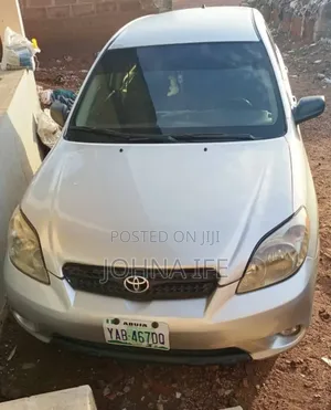 Toyota Matrix Hatchback FWD (1.8L 4cyl 5M) 2005 Silver
