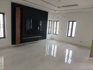 5bdrm Duplex in Guzape District for sale