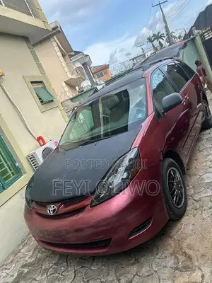 Toyota Sienna LE 4WD 2007