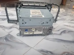 Toyota Venza Radio and Cd Player