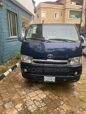 Toyota HiAce 2014 Blue