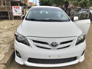 Toyota Corolla 2011 White