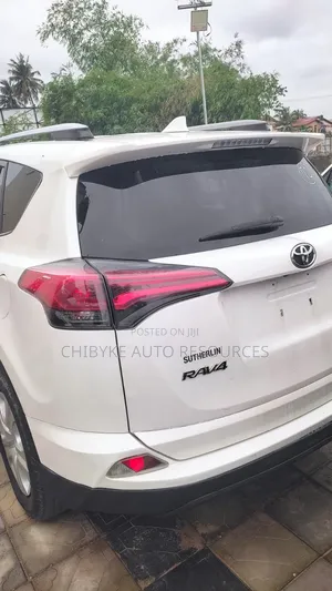 Toyota RAV4 2018 White