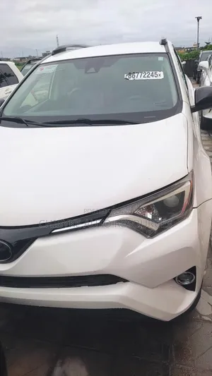 Toyota RAV4 2018 White
