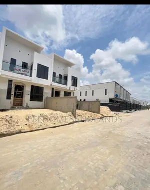 4bdrm Duplex in Ikota for sale