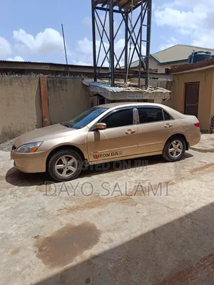 Honda Accord 2005 Gold