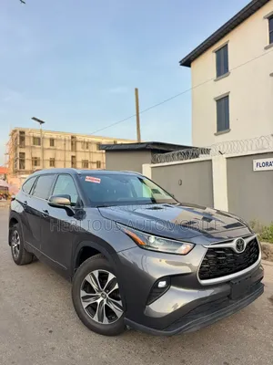 Toyota Highlander XLE AWD 2023 Gray