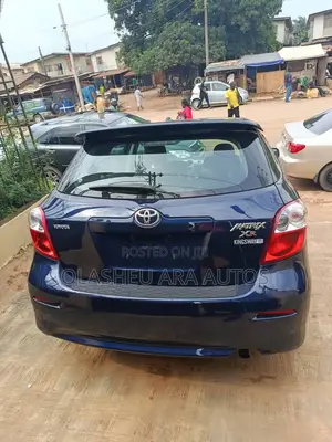 Toyota Matrix XR Hatchback FWD (1.8L 4cyl 4A) 2008 Blue