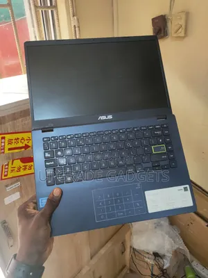 Laptop Asus Vivobook E410M 8GB Intel Pentium SSD 32GB