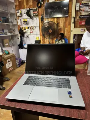 Laptop HP ZBook Studio G8 32GB Intel Core i7 SSD 512GB