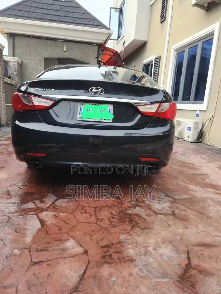 Hyundai Sonata 2011 Black