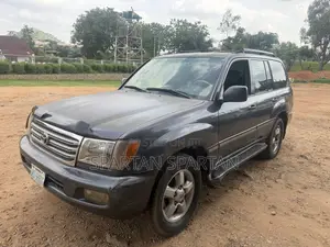 Toyota Land Cruiser 2005 Gray