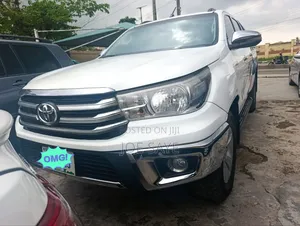 Toyota Hilux 2019 White