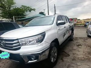 Toyota Hilux 2019 White