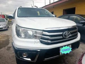 Toyota Hilux 2019 White
