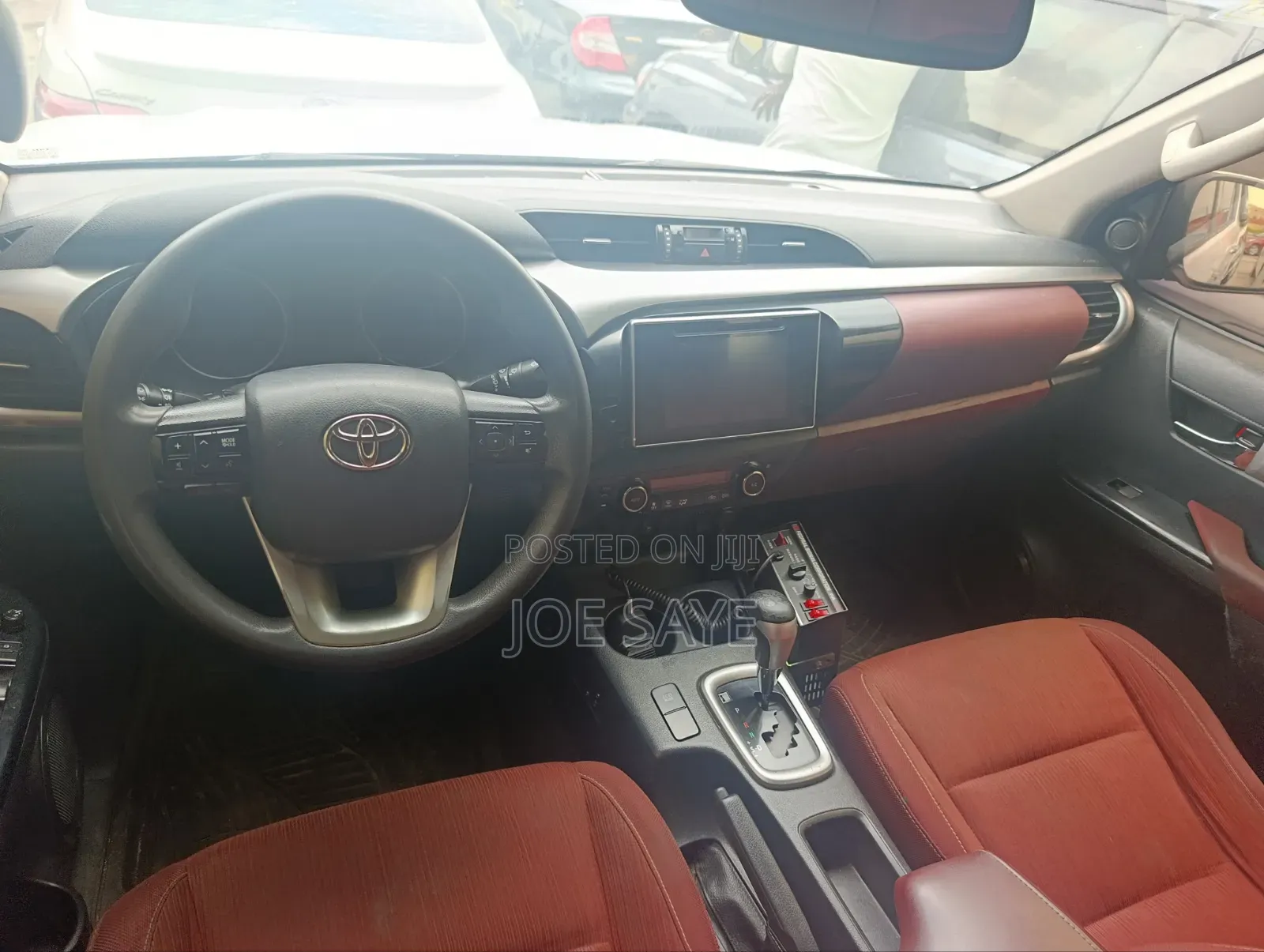 Toyota Hilux 2019 White