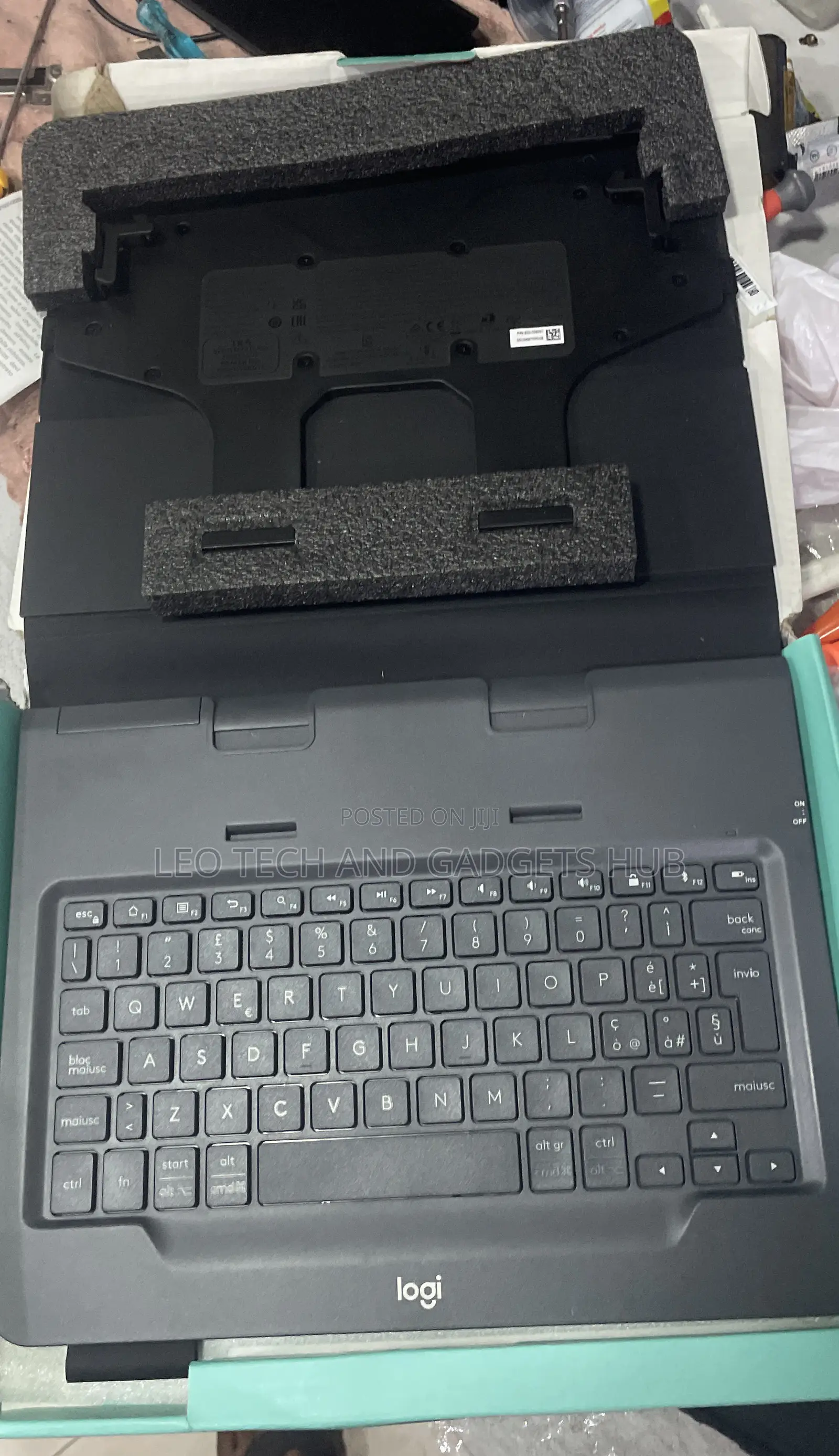 Logic Tech( Universal Folio)