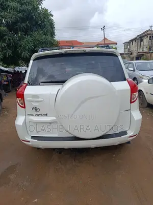Toyota RAV4 Limited V6 2008 White
