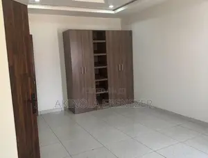 3bdrm Apartment in Monada, Ikate for sale