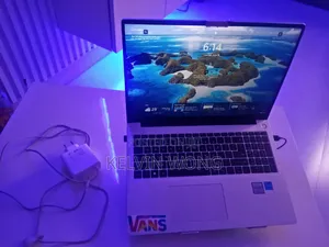 Laptop Huawei Matebook D 15 8GB Intel Core i5 HDD+SSD 500GB
