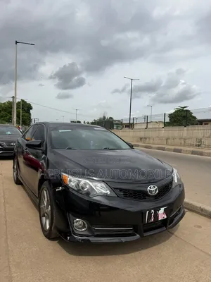Toyota Camry SE 4dr Sedan (2.5L 4cyl 6A) 2013 Black