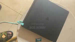 Playstation 4 Slim