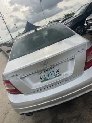 Mercedes-Benz C300 Luxury Sedan AWD (3.0L 6cyl 7A) 2009 Silver