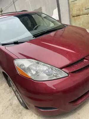 Toyota Sienna 2007 Red