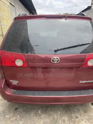 Toyota Sienna 2007 Red