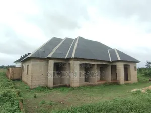 2bdrm Bungalow in Abak Road, Uyo for sale