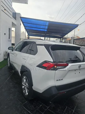 Toyota RAV4 2025 White