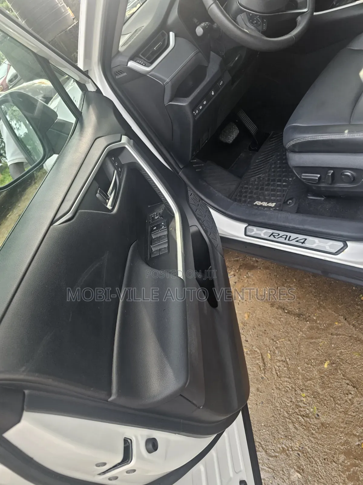 Toyota RAV4 2025 White