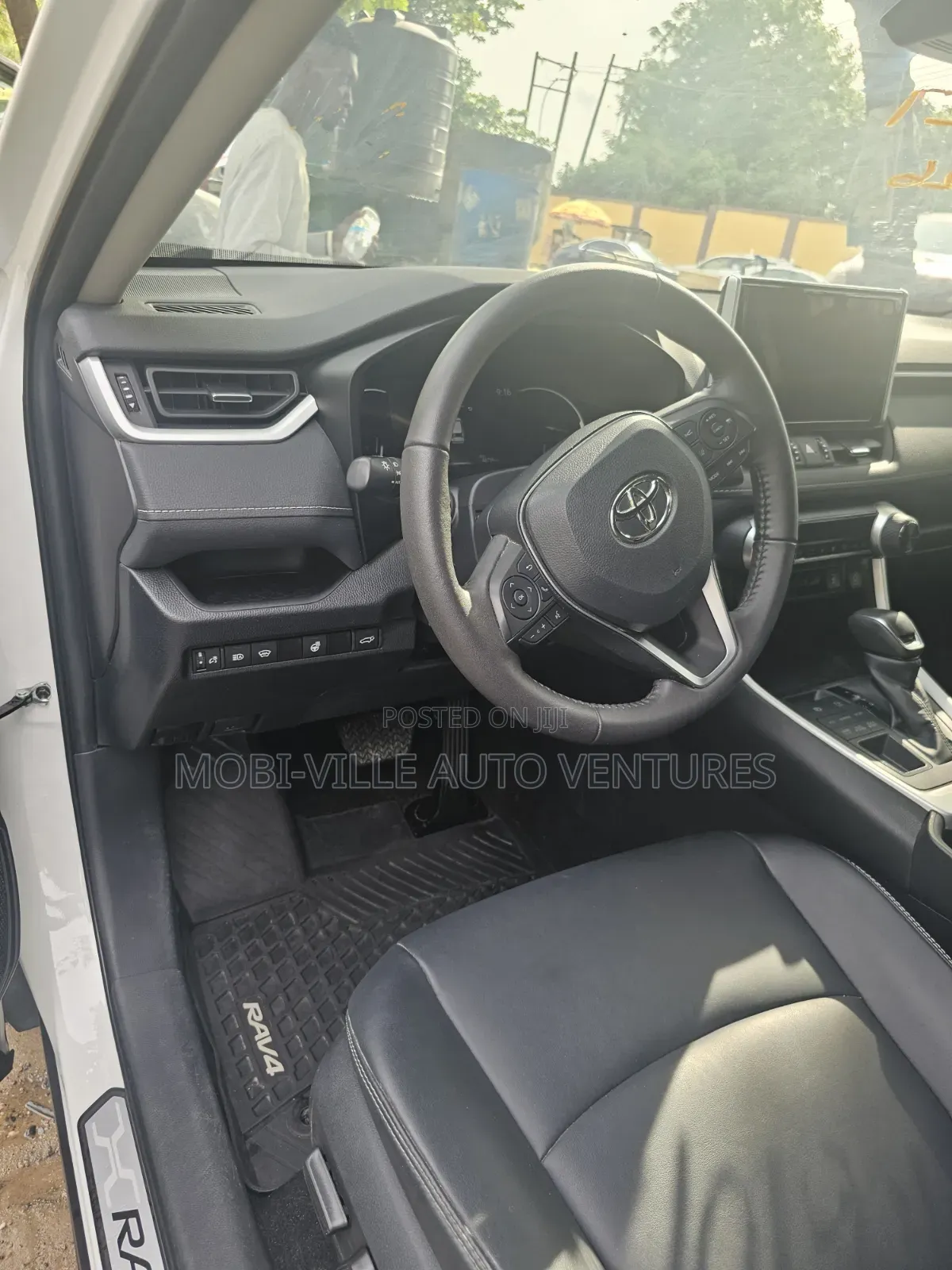 Toyota RAV4 2025 White
