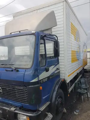 M/Benz Truck Container Body 1722 Model