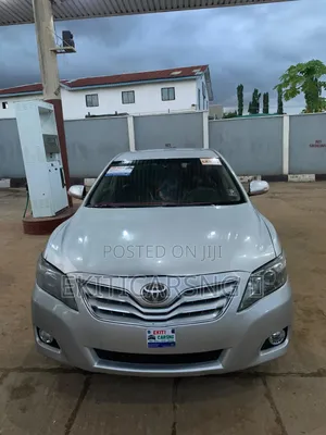 Toyota Camry 2011 Silver