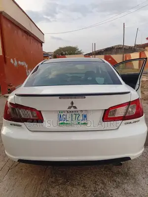 Mitsubishi Galant SE 2011 White
