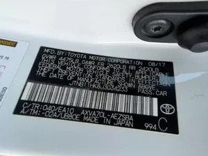 Toyota Camry SE FWD (2.5L 4cyl 8AM) 2018 White
