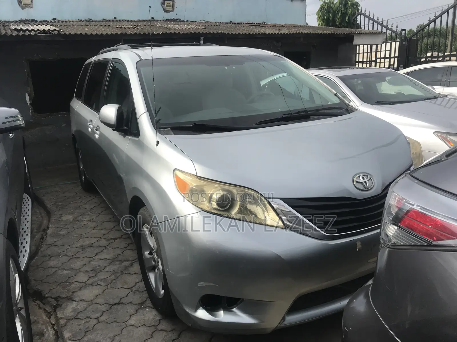 Toyota Sienna 2012 Blue