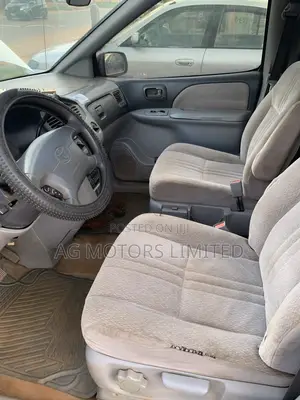 Toyota Sienna 2002 White