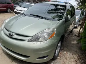 Toyota Sienna LE FWD 2006 Green
