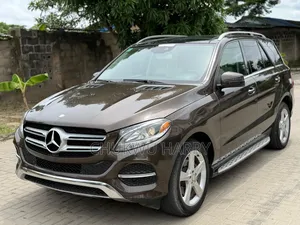 Mercedes-Benz GLE-Class 2016 Brown