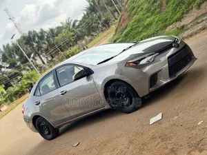 Toyota Corolla LE 4dr Sedan (1.8L 4cyl CVT) 2015 Gray