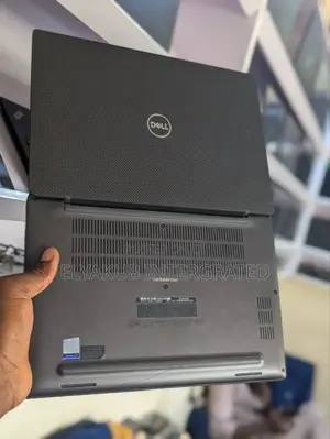 New Laptop Dell Latitude 7300 8GB Intel Core i7 SSD 256GB