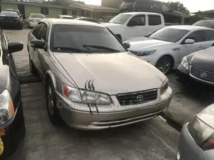 Toyota Camry 2001 Gold