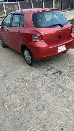 Toyota Yaris 1.0 VVT-i 2007 Red