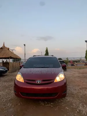 Toyota Sienna 2007 Maroon